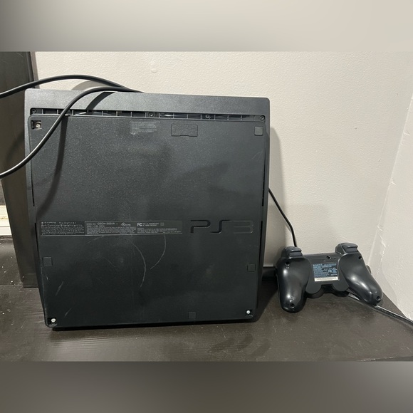 Sony PS3 Black Console with 21 games - Picture 2 of 5